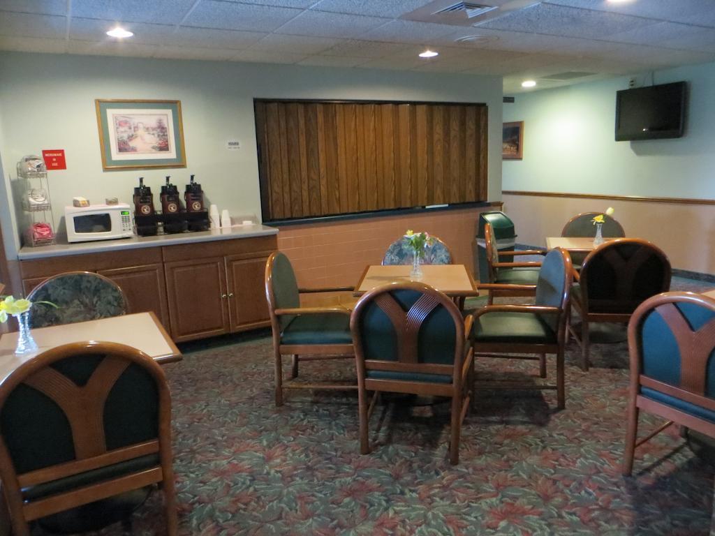 Cobblestone Inn & Suites - Merrill Zewnętrze zdjęcie