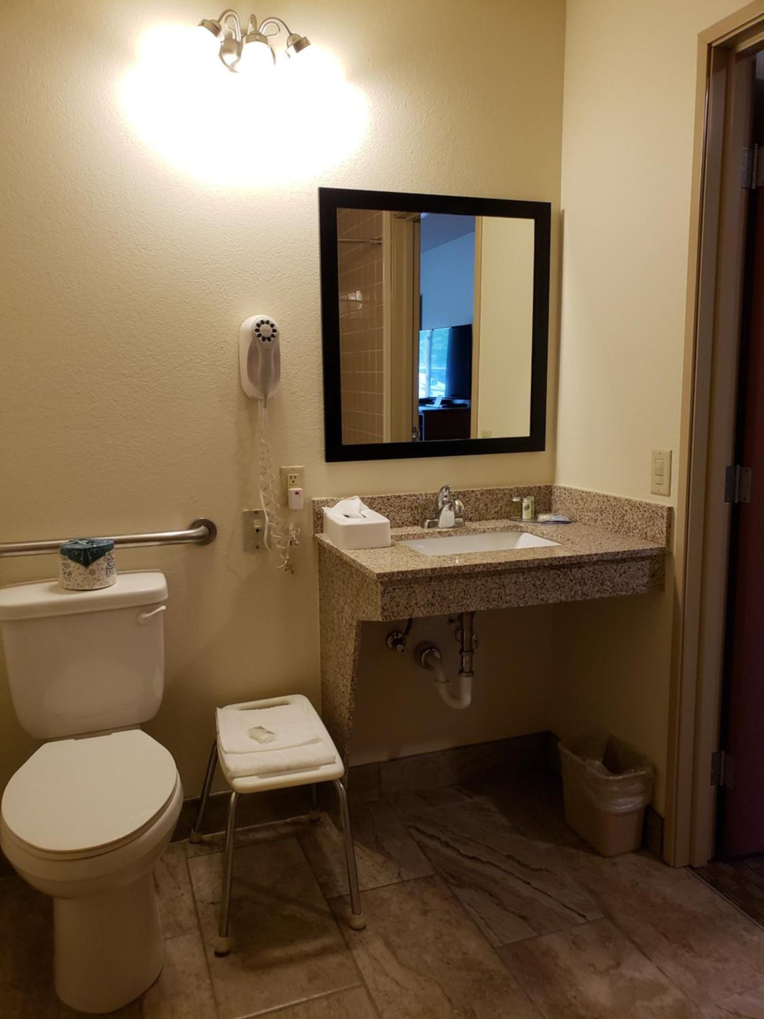 Cobblestone Inn & Suites - Merrill Zewnętrze zdjęcie