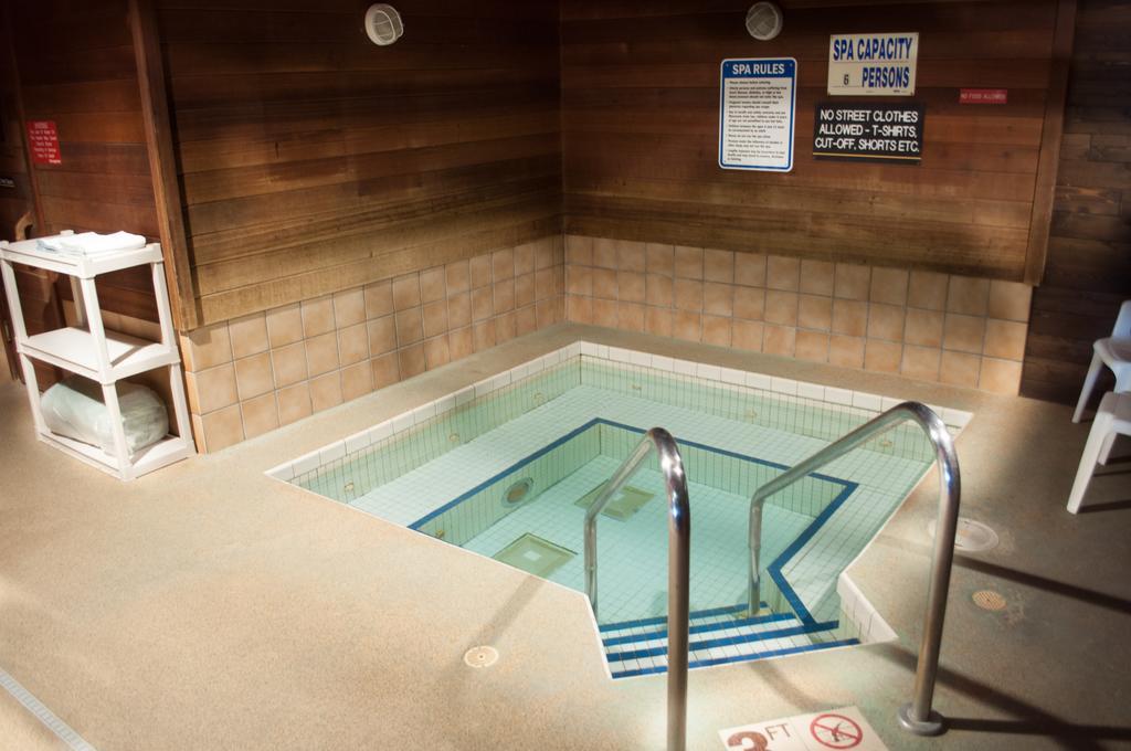 Cobblestone Inn & Suites - Merrill Zewnętrze zdjęcie