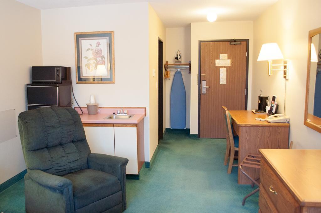 Cobblestone Inn & Suites - Merrill Zewnętrze zdjęcie